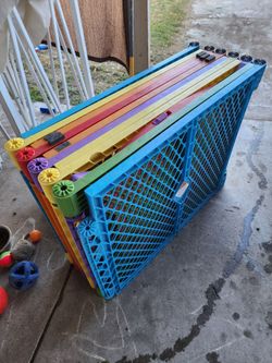 Toddleroo play pen with door