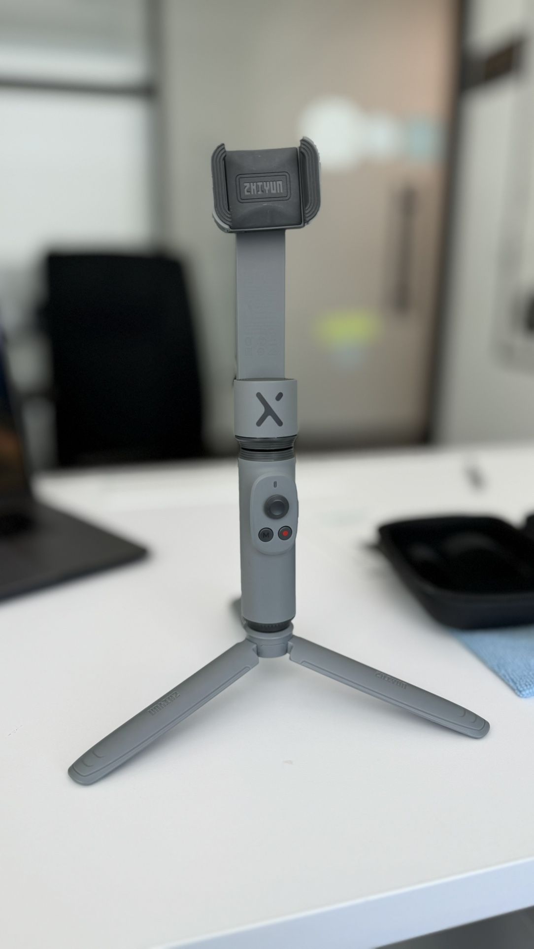 Smooth phone Gimbal “Zhiyun Smooth X”
