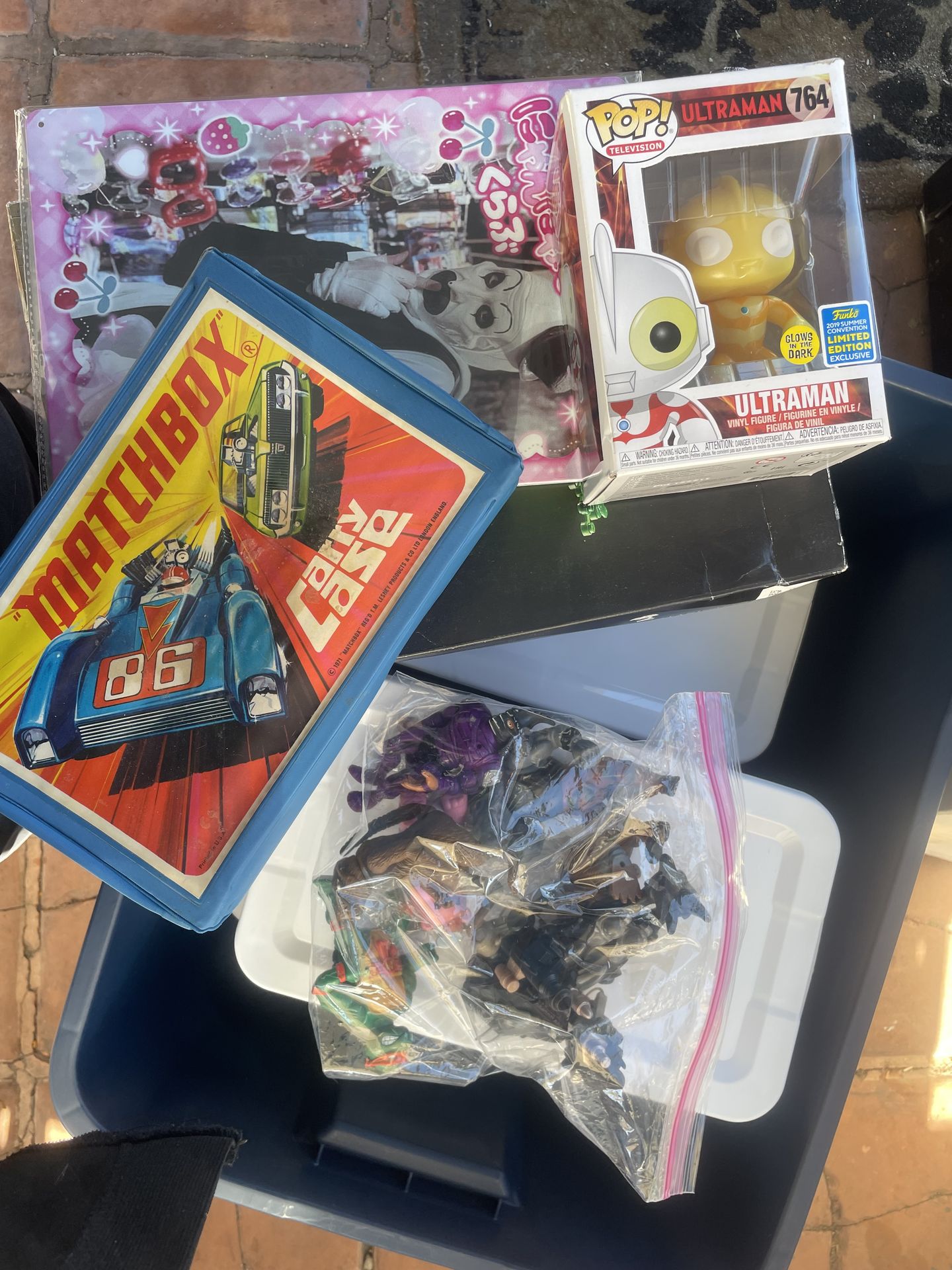 Yard Sale 7th-9th Video games, toys and collectibles for sale!!
