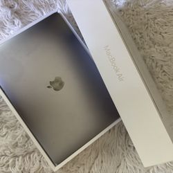 2020 M1 MacBook Air (for Parts)