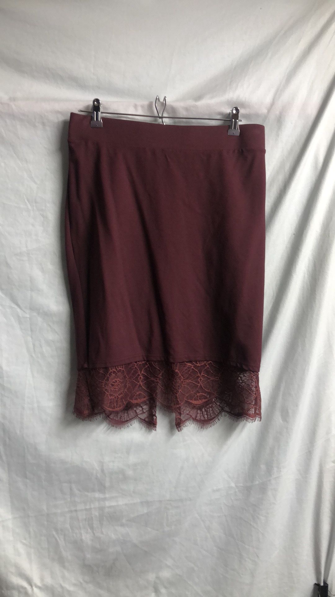 Nwot Gorgeous Ponte Knit Torrid burgundy lace pencil skirt 