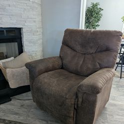 La-Z-Boy Power Lift Recliner Chair