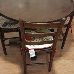 Nice Wooden KITCHEN  TABLE  & Chairs