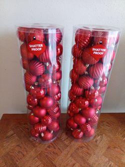 BRAND NEW BOXES OF CHRISTMAS ORNAMENTS 50"COUNT IN $10.00 EACH BOX THANK YOU..🙏 NEW"