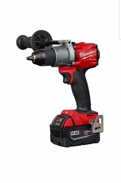 Milwaukee hammer dril 18v y bateria 5.0
