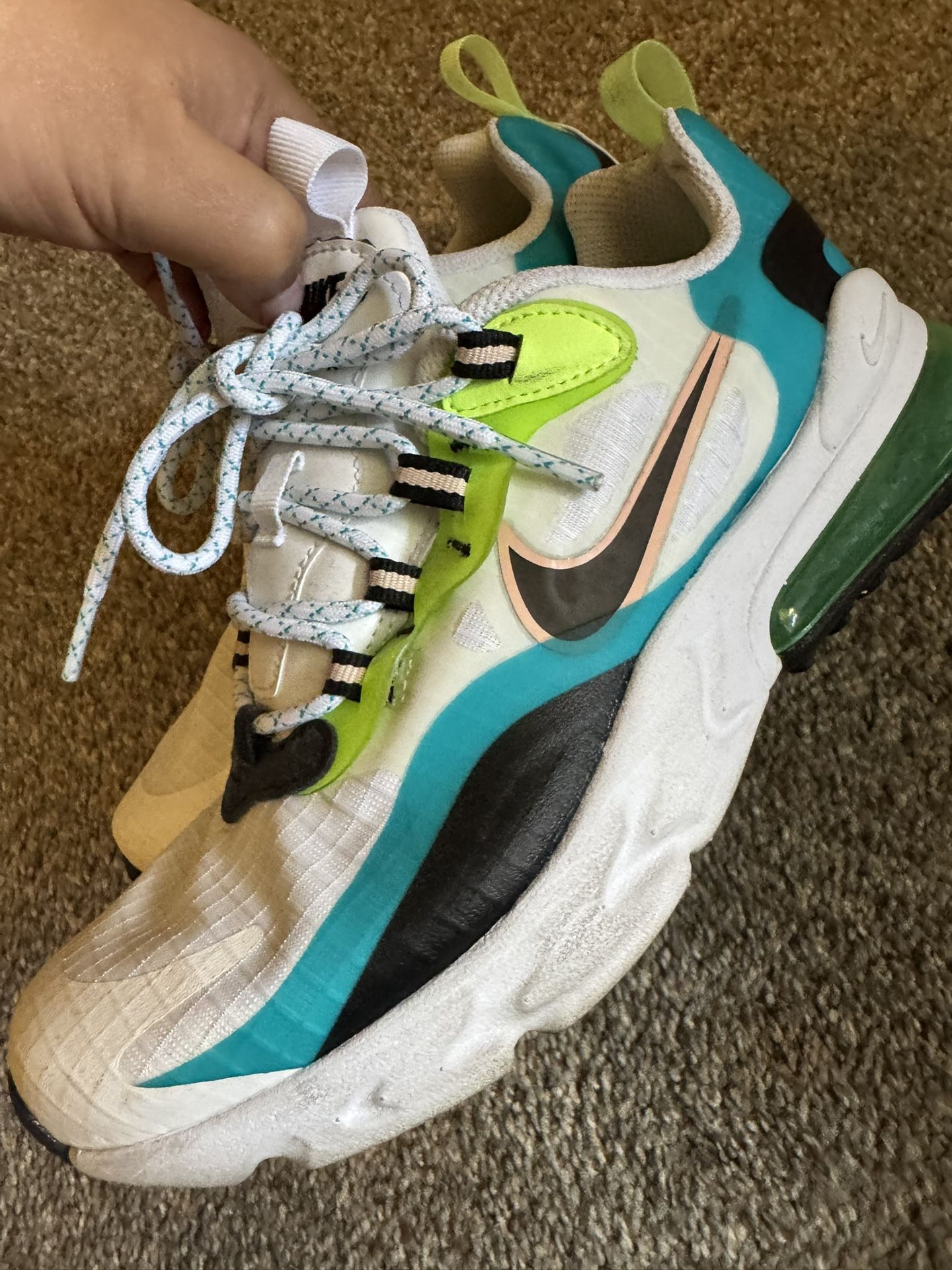 Nike Air Max 270