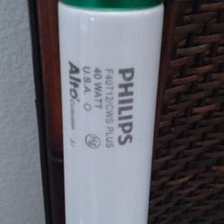 Phillips 40 Watt T12  Fluorescent Bulbs
