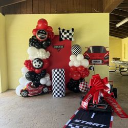  BALLOON AND BACKDROP