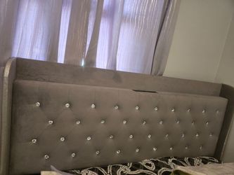 Queen bed