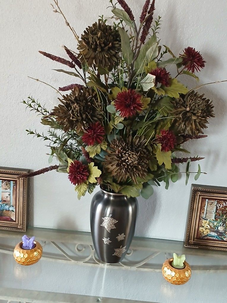 Artificial Flowers With Vase