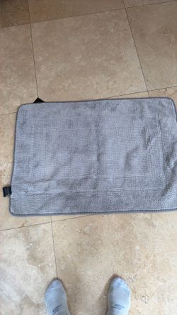 Grey reversible bath mat