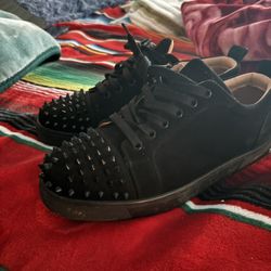 christian louboutin louis junior spikes