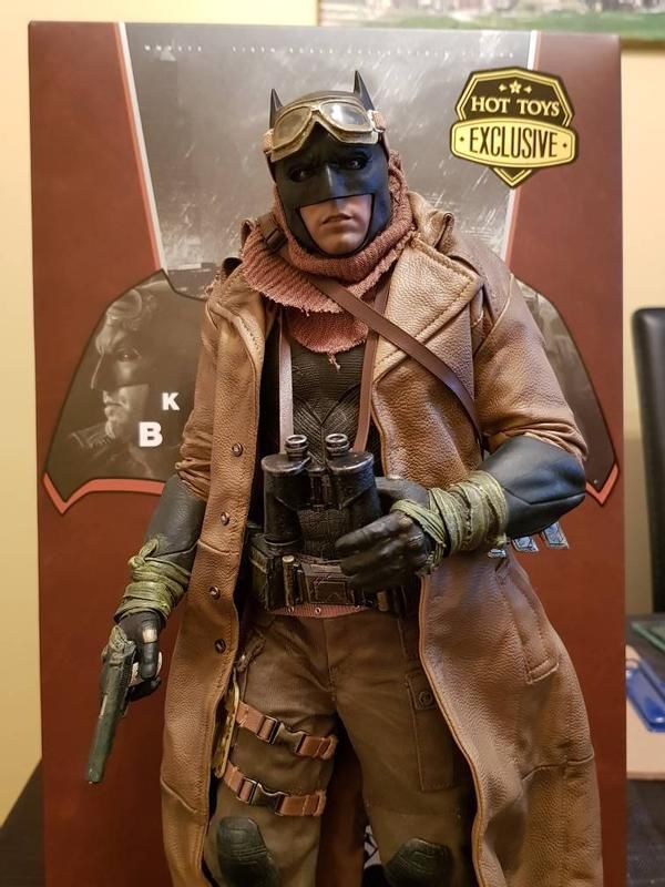 Hot Toys Knightmare Batman