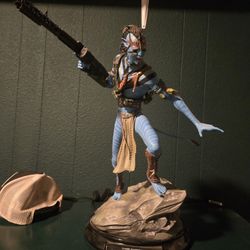 Sideshow Collectibles Avatar Statue Premium Format