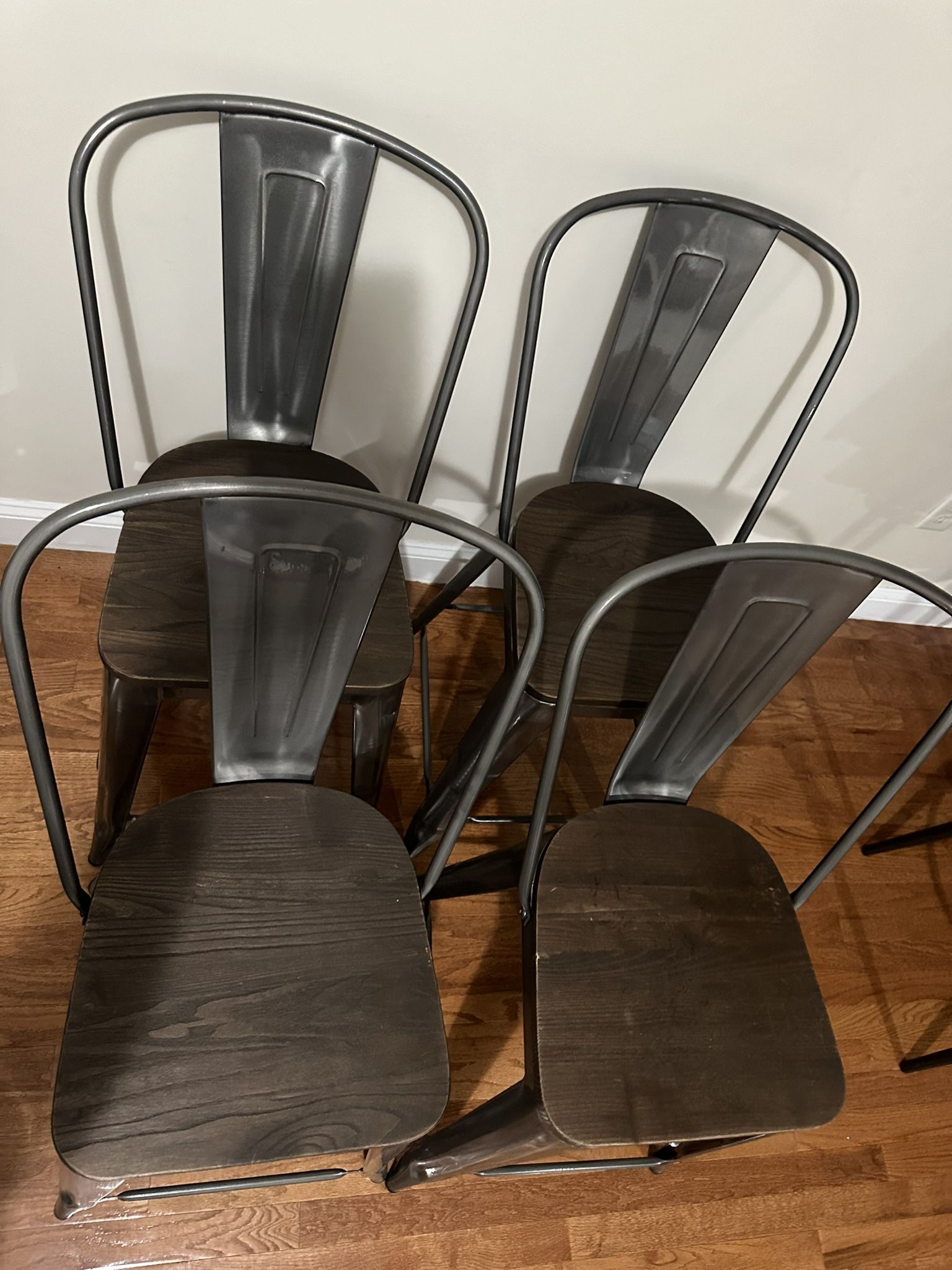 4 Barstools