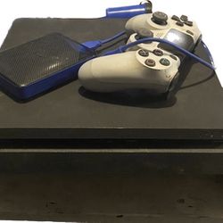 PS4 W/ 4tb Extended Hard Drive 