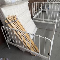 Kids Bed Frame With Matress 