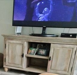 Entertainment center, end table and shelves set