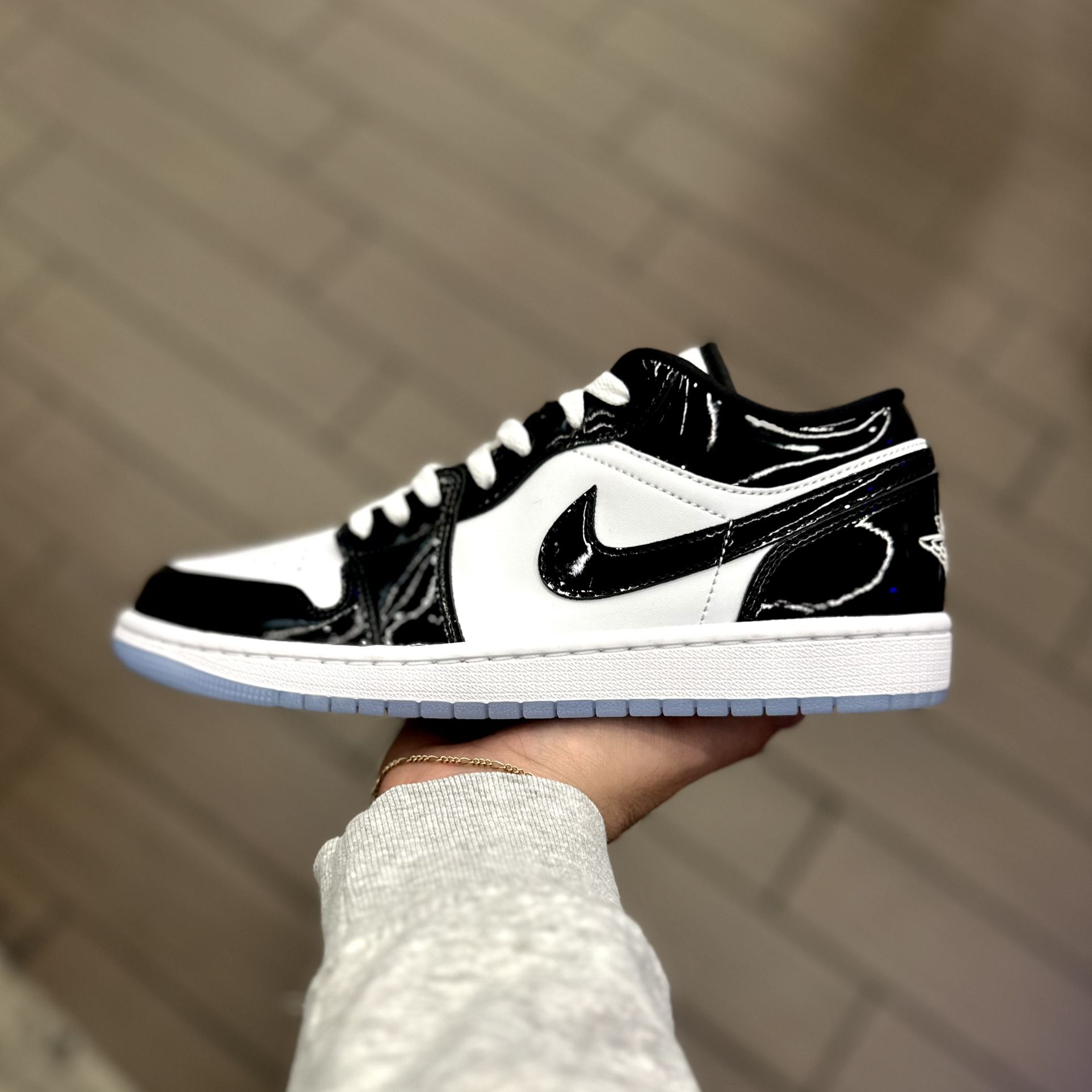 Air Jordan Low SE “Concord” Sizes 10 11