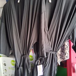 Ladies Robes. New.  1 L/XL and 1 2x $5 EACH