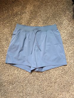 Lululemon: Shorts Medium