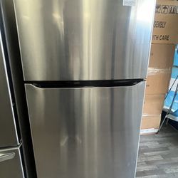Out Of Box / Dents Or Scratches Only / 24cu.ft Top Freezer Refrigerator Now Only $699