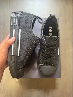 Dior B23