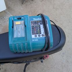 Makita 18 Volt Charger