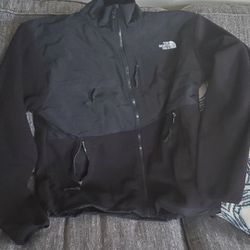 Brand New All Black North face Fleece Jacket Size Large