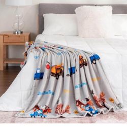 Brandnew 50”x60” in Throw Blanket Made with Signature VelvetLoft® Fabric,Pet-Friendly and Cozy Throw