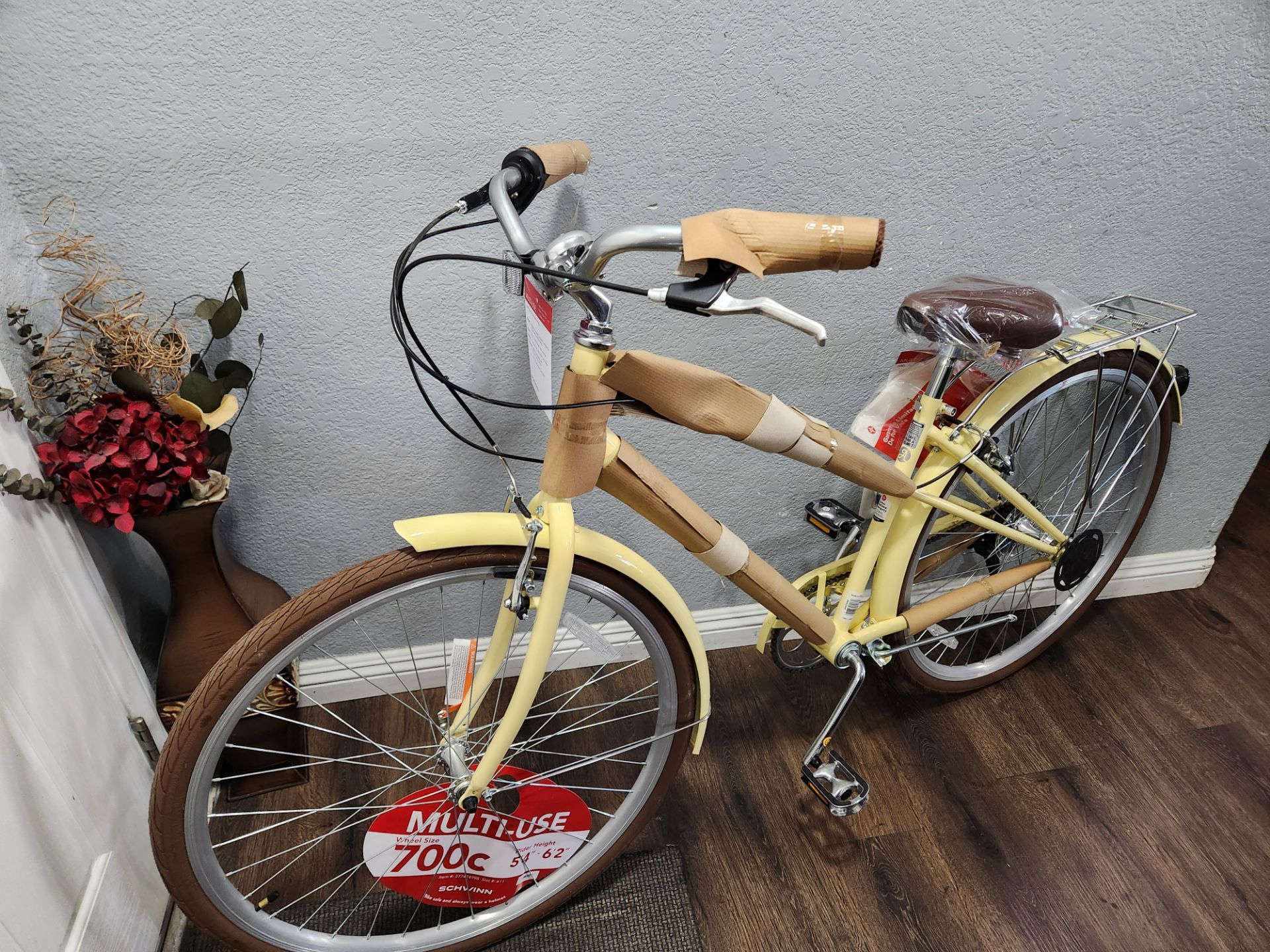 Schwinn Bike Aluminum Admiral 700 28 7 Speed New Ready To Ride good condition I'm located walnut and Craig check my page