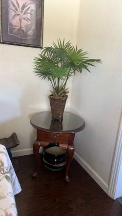 End table with glass top