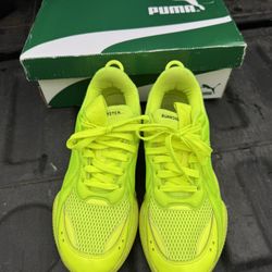 PUMA Women's Sneakers Yellow Size 10Preowned Athletic Shoes