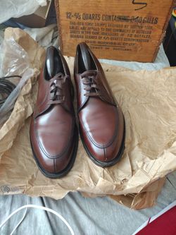 Men's Classic Split Toe Lace ups.