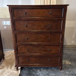 Stand up 5 drawer dresser