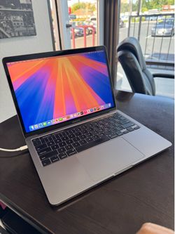2020 MacBook Pro 13” Retina i5 quad core 256GB
