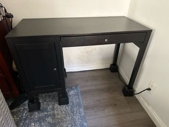 Black Desk W/ Risers