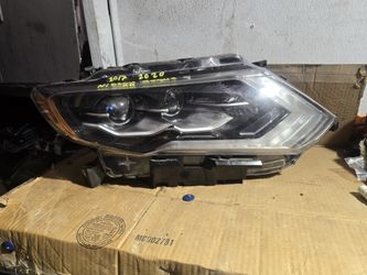 2017-2020 NISSAN F ROGUE HEADLIGHT  OEM  PASSENGER  DUAL LED