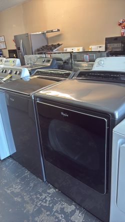 Nice like new Whirlpool washer and gas dryer