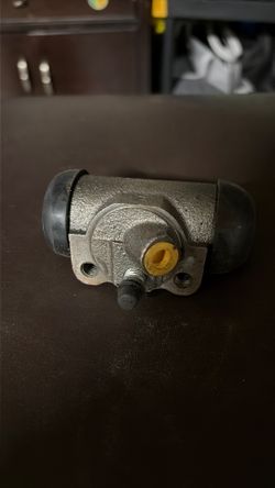 Front driver side, drum brake wheel cylinder Front driver side, drum brake wheel cylinder