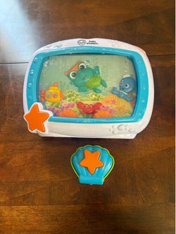 Light up crib toy