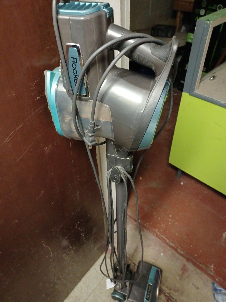 Rocket Stick Vacuum Read Below