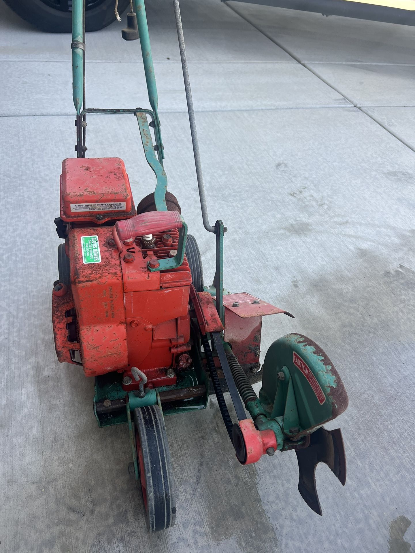 Briggs And Stratton Edger - Used