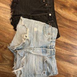 2 Levi 501 Shorts W27