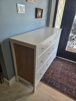Storkcraft Horizon 6 Drawer Dresser - White - Like New