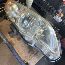 Toyota Corolla 2009 2010 Passenger Headlight