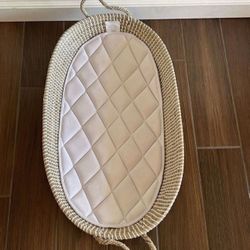 Linen Perch Baby Changing Basket with Quilted Liner