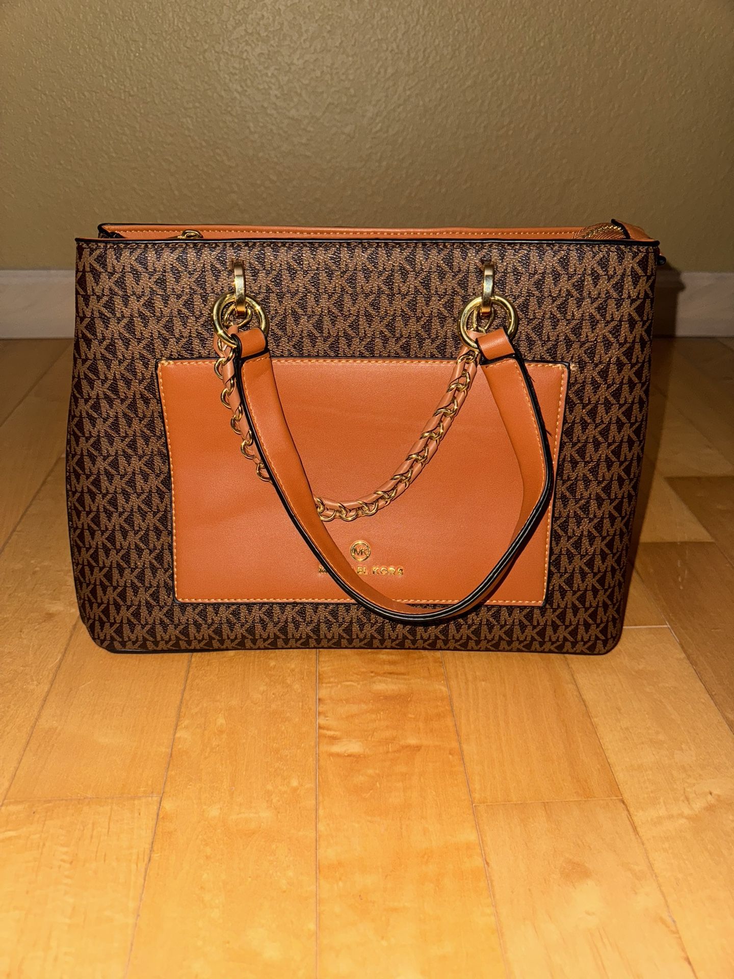 Michael Kors Handbag Everyday Shoulder Bag Women’s Designer Bags Brand new, comes with dust bag, great gift the holiday season I sell many designer