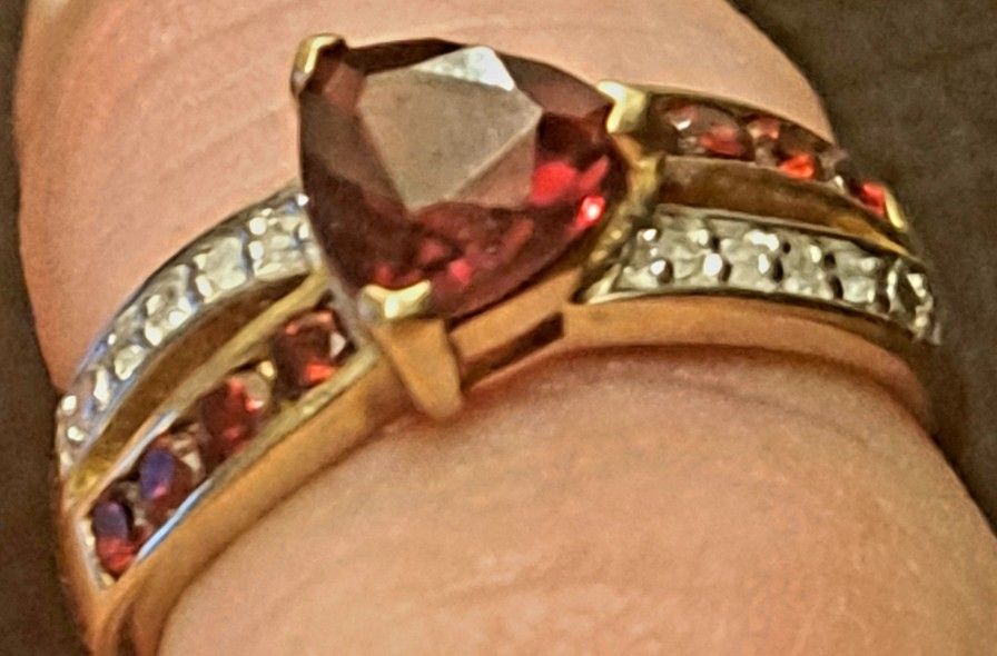 10k Gold Red Garnet Trilliant and Diamond Ring - Size 7