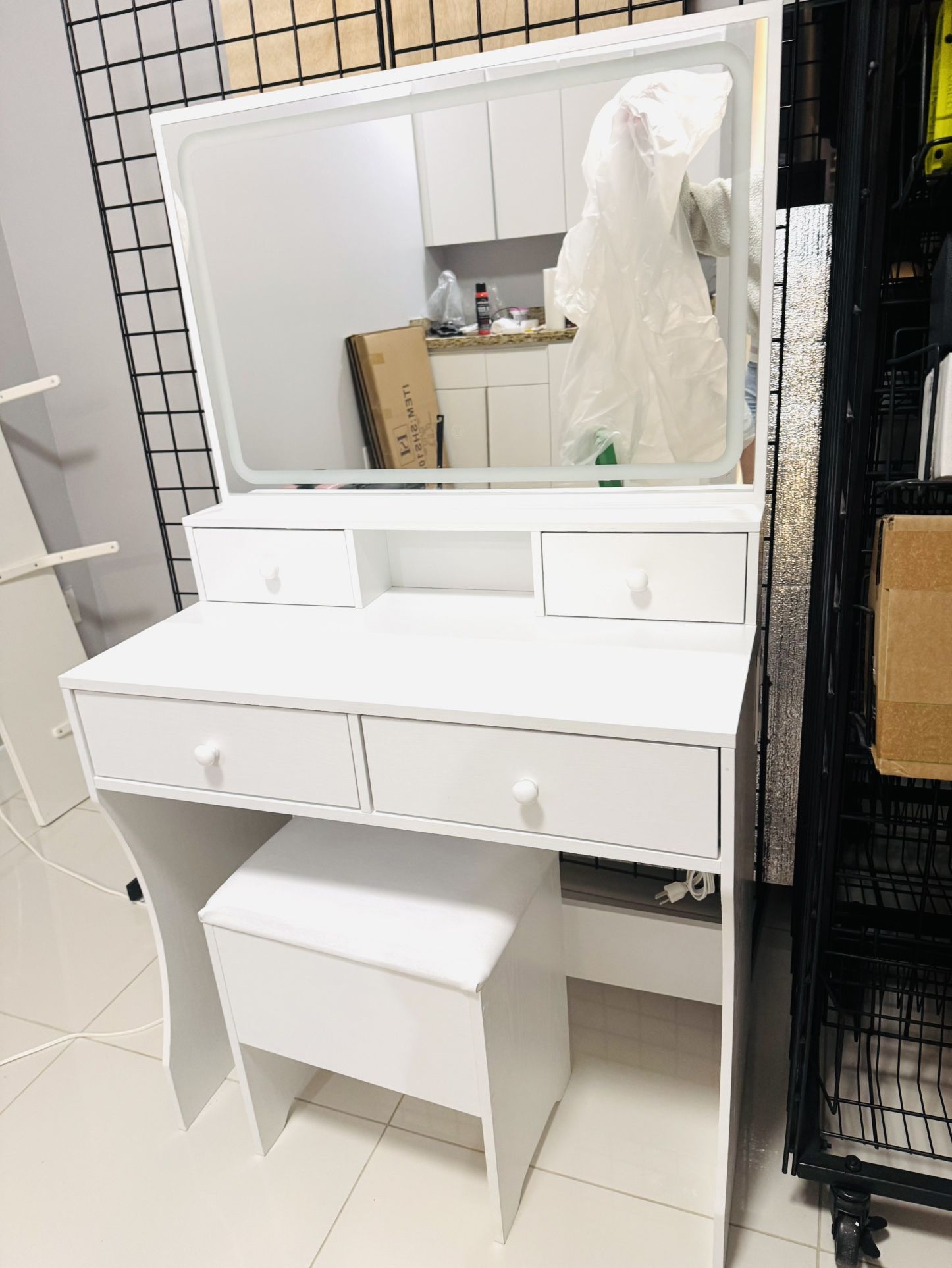 Vanity Desk with LED Lighted Mirror & Power Outlet, Makeup Vanities Table with 4 Drawers,Storage Bench,Dressing Table for Bedroom White